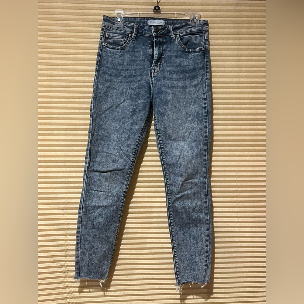Carly jean light wash blue jeans
